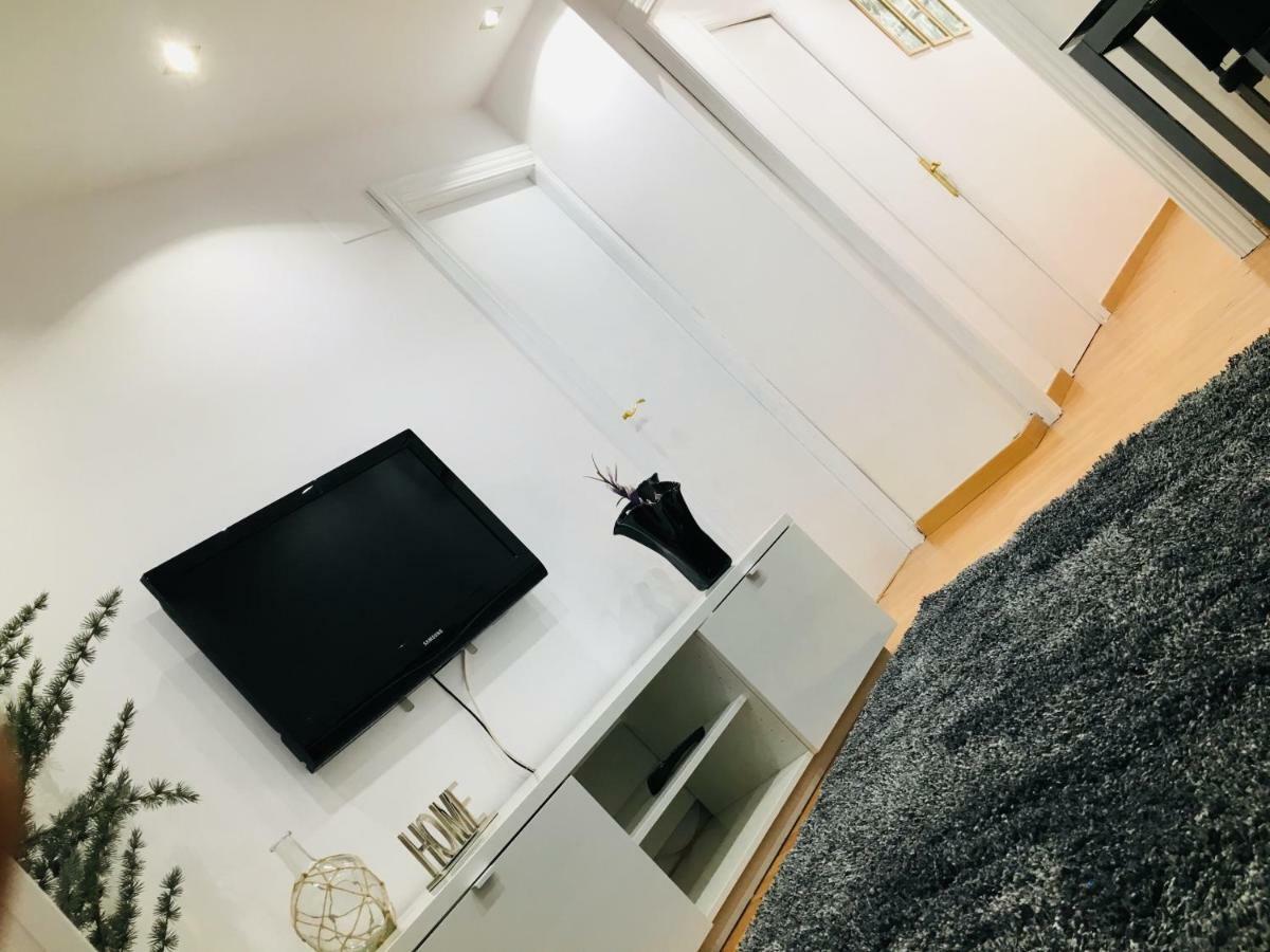 Apartamento Good Vibes Zaragoza Exterior photo