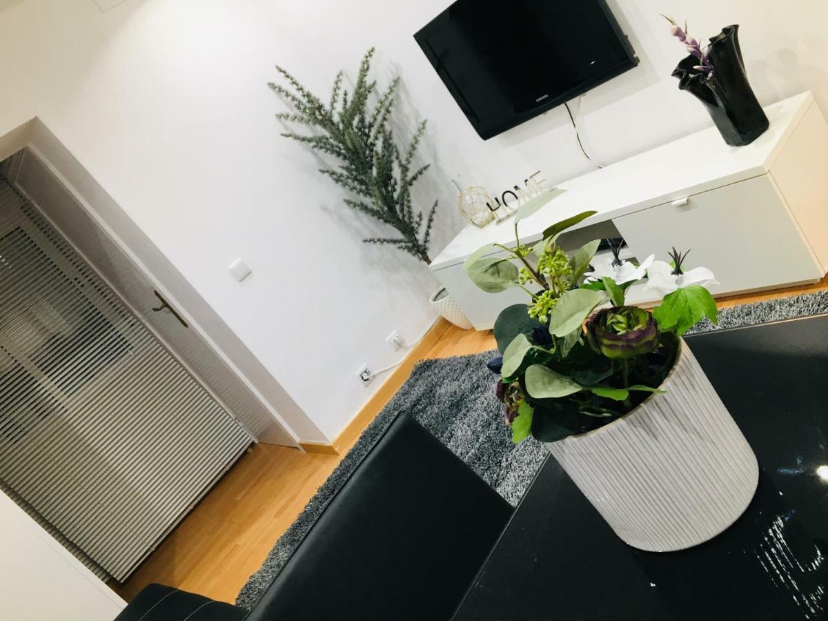 Apartamento Good Vibes Zaragoza Exterior photo